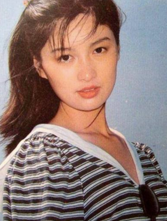 挂历女神殷亭茹：爆红后退圈，中年丧夫，晚年又病死他乡令人唏嘘