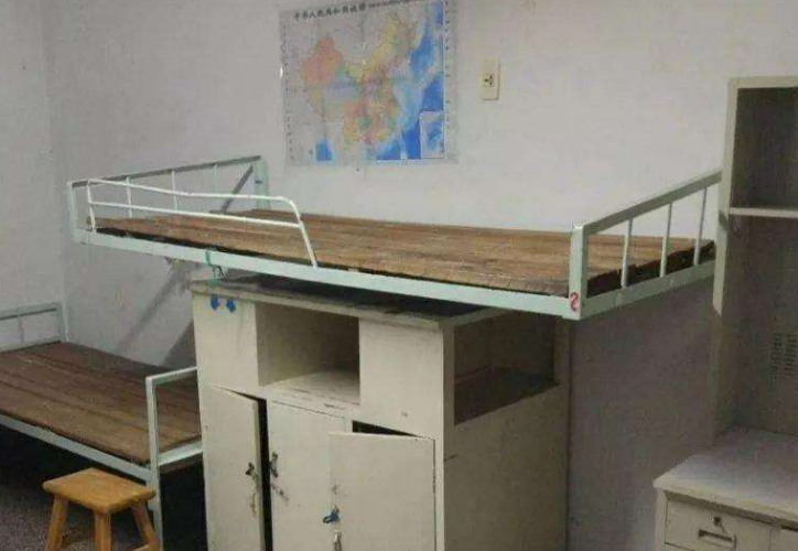 全国最寒碜大学宿舍排名，上学堪比荒野求生，部分照片易引起不适