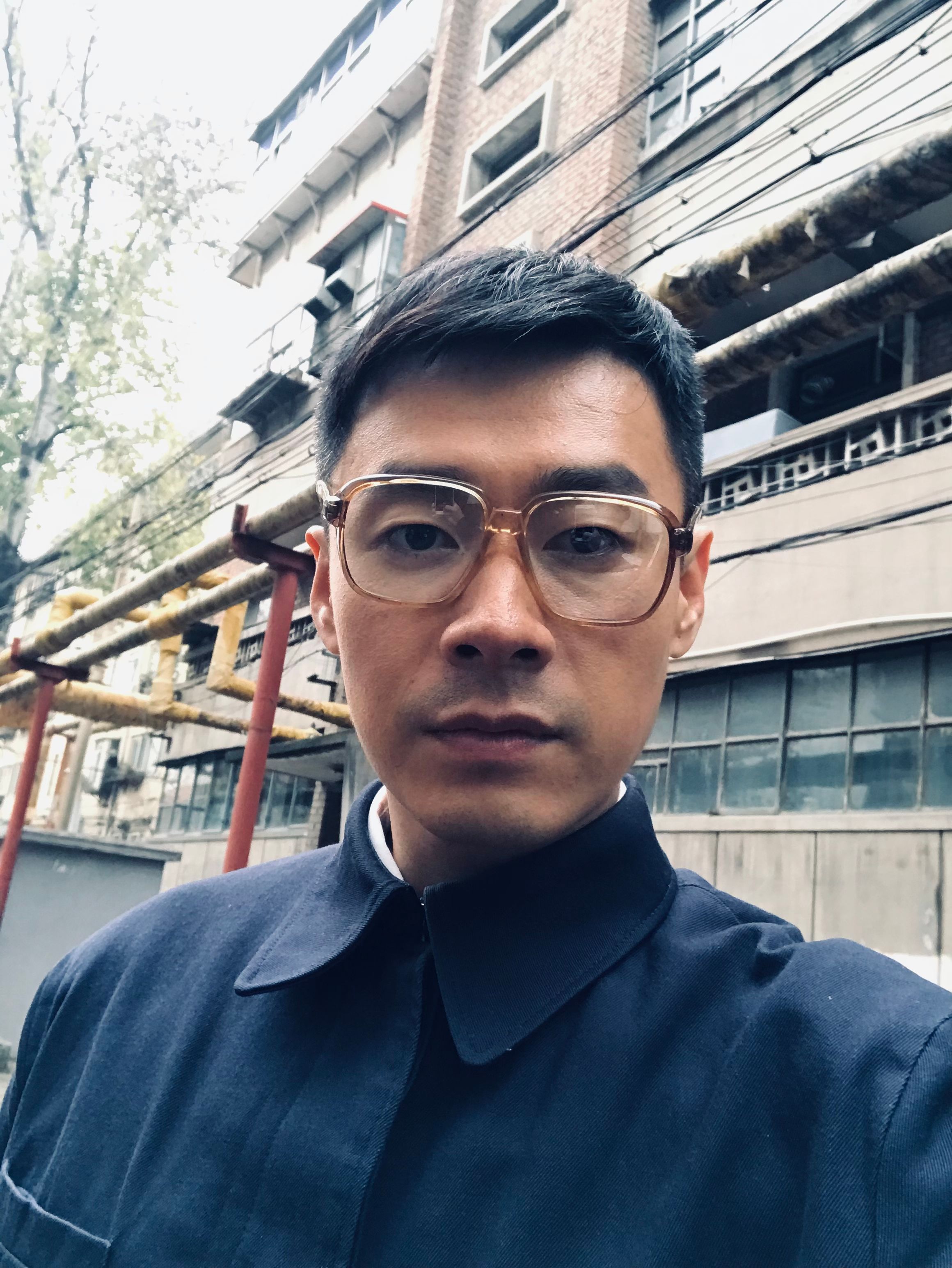 在田少波执导的民国情感剧《情定三生》中,于清斌饰演的反一号"龙天泽