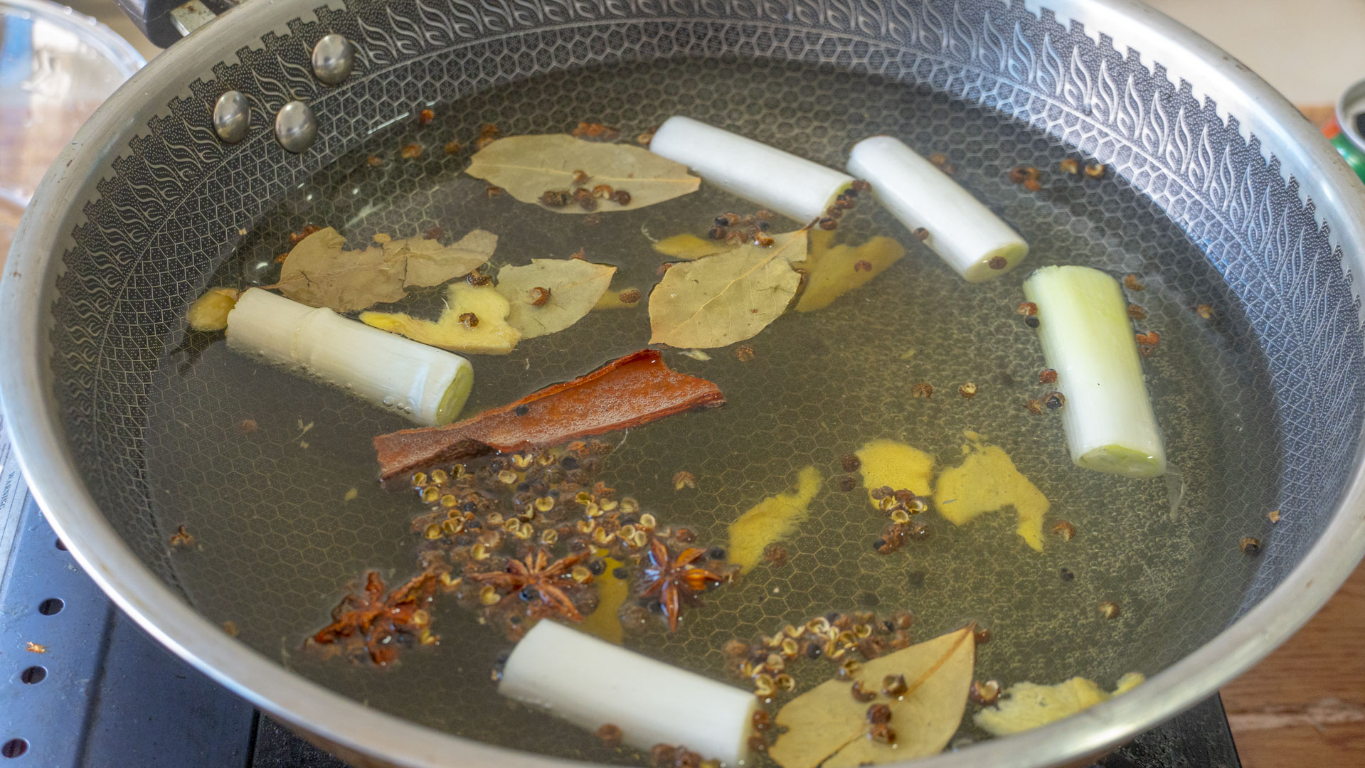 比乡巴佬还好吃的卤蛋，做法简单，口感Q弹，卤香浓郁，吃不腻