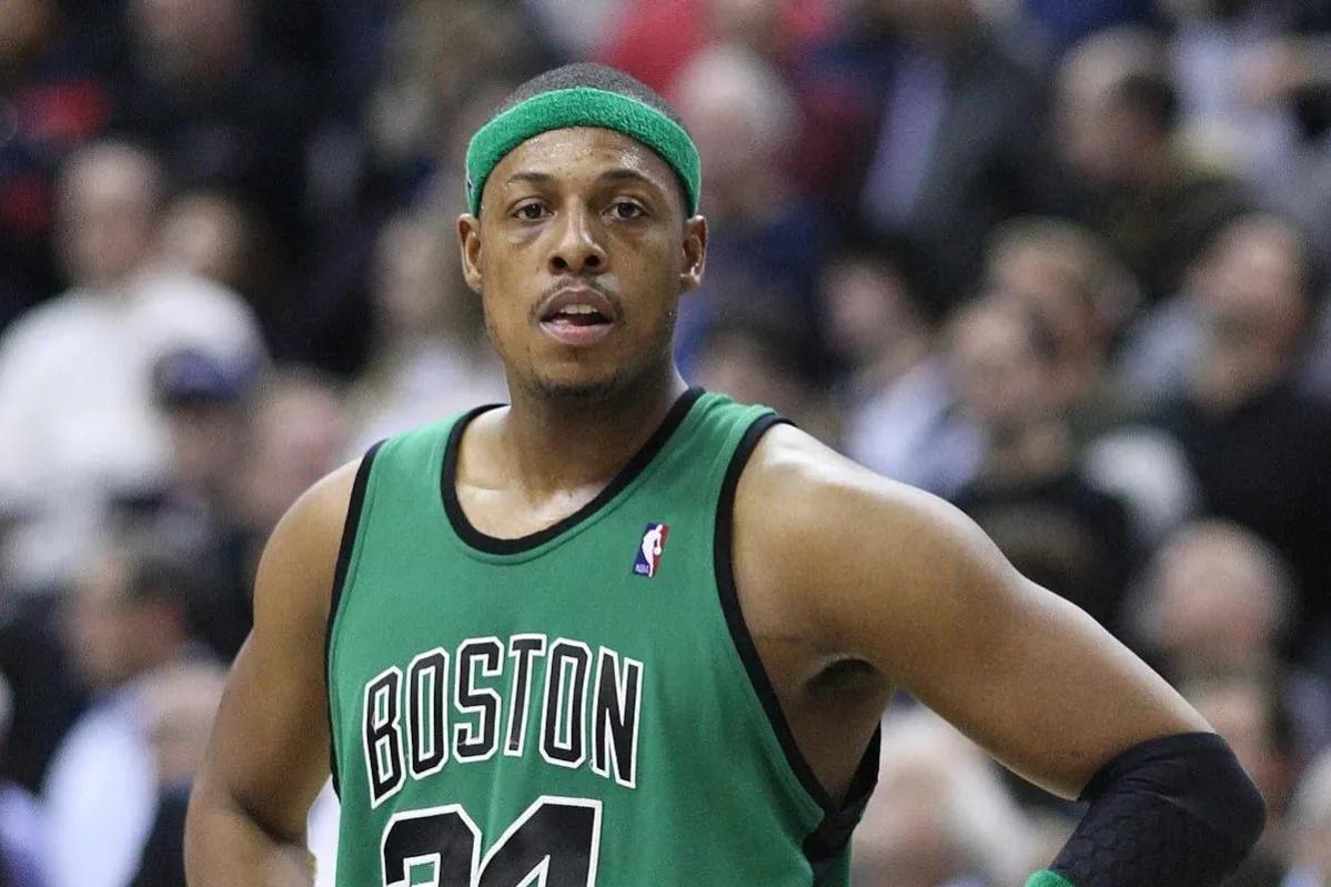 因为马刺和活塞队的战绩比小牛更好,小牛挺进了nba总决赛,可惜不敌