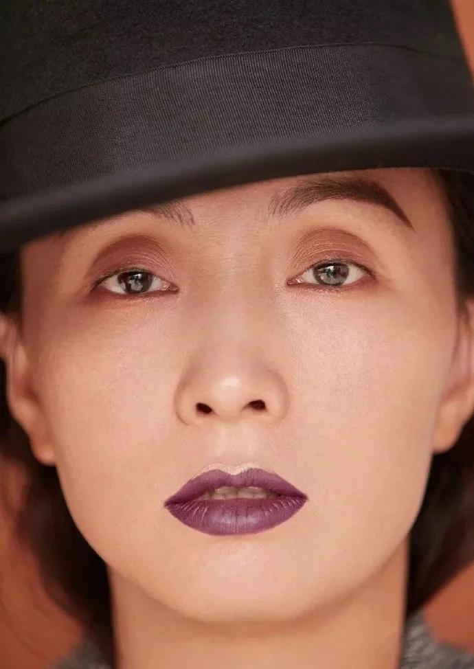 有一种“毁容”叫眼睛凹陷！杨幂比同龄人老10岁，陶虹直接认不出