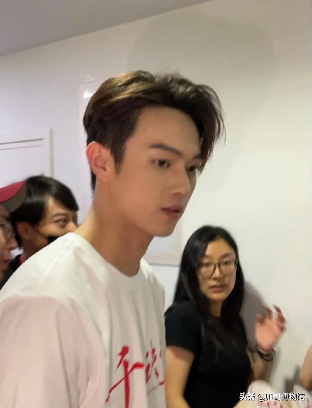 请欣赏许凯的顶级神颜