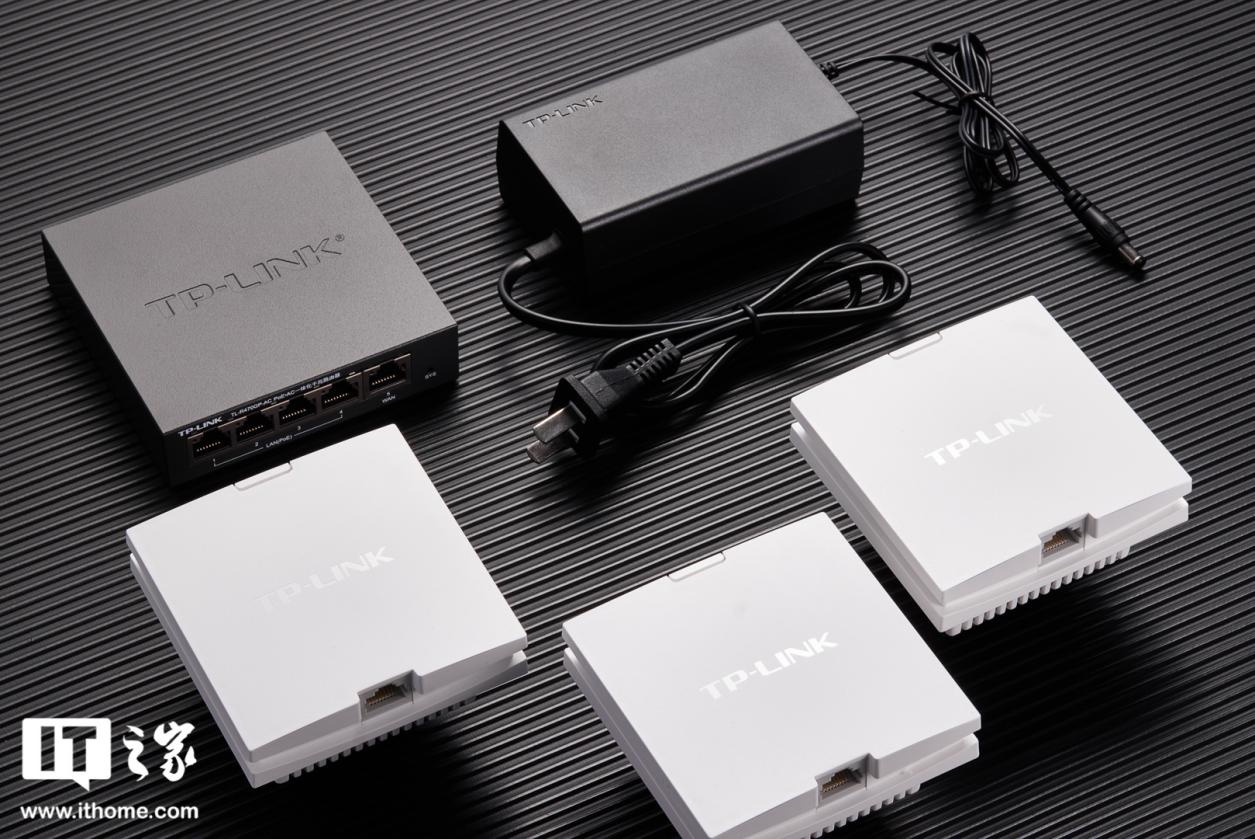 「IT之家评测室」萤石 Wi-Fi6 面板 AP W5X 上手：对比 TP，优势明显