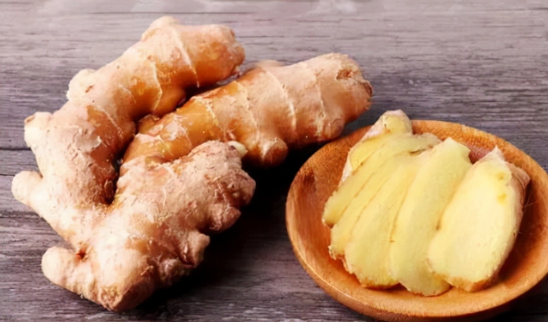 “吃姜不去皮，吃错害自己”？吃生姜到底要不要去皮？不要做错了