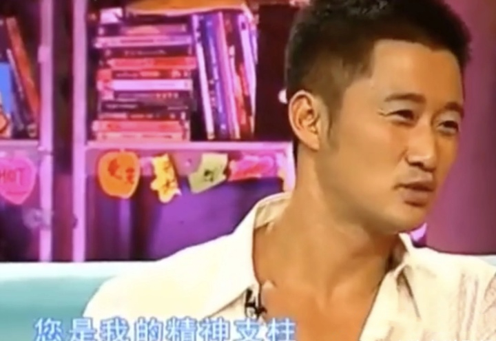 演艺圈5对“莫逆之交”，互当“损友”19年，拍结婚照也带在身边