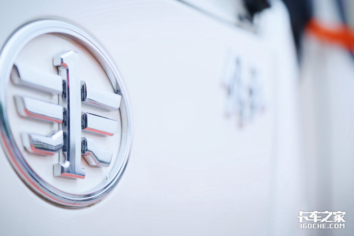 解放轻卡人物传，29岁成为维修部主任，开挂的人生是什么体验？