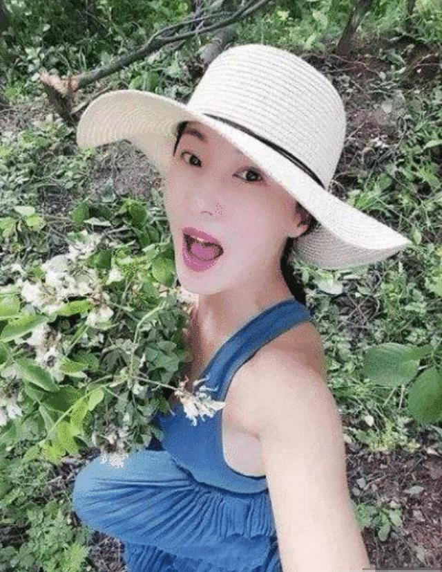 她才是名副其实的不老女神，甩赵雅芝好远，儿子都称她为女神