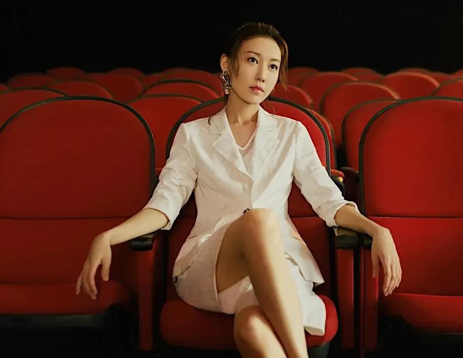 神似高圆圆的女明星