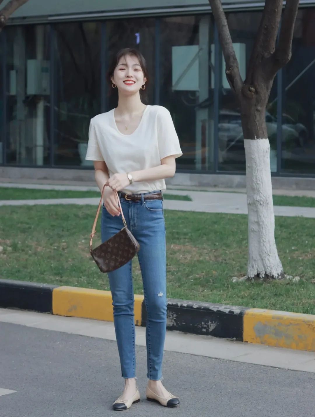 张子枫倪妮白百何这样穿T恤太好看了！|25款高颜值平价T恤get