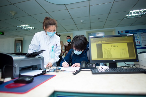 95年获得执医证后首次救人，医学生在上海成为557例造血干细胞捐献者。