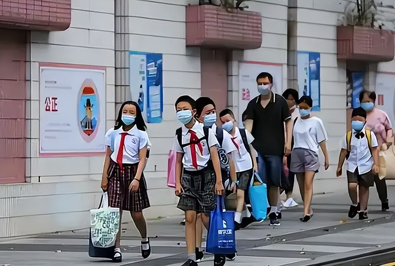 2022中小学生暑假时间已敲定，家长乐开了花，学生却愁眉苦脸