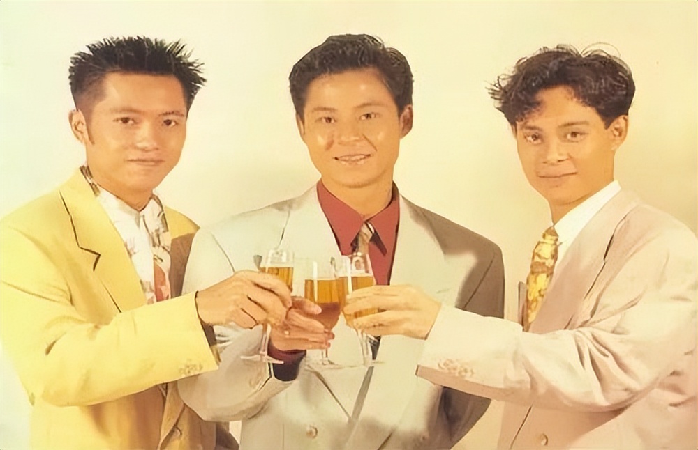 90年代当红组合草蜢,被时代抛弃时,连一声招呼都没有打