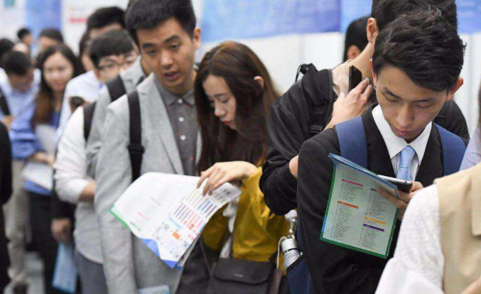 大学生想“留校任教”并不简单，满足这几个条件，就有机会