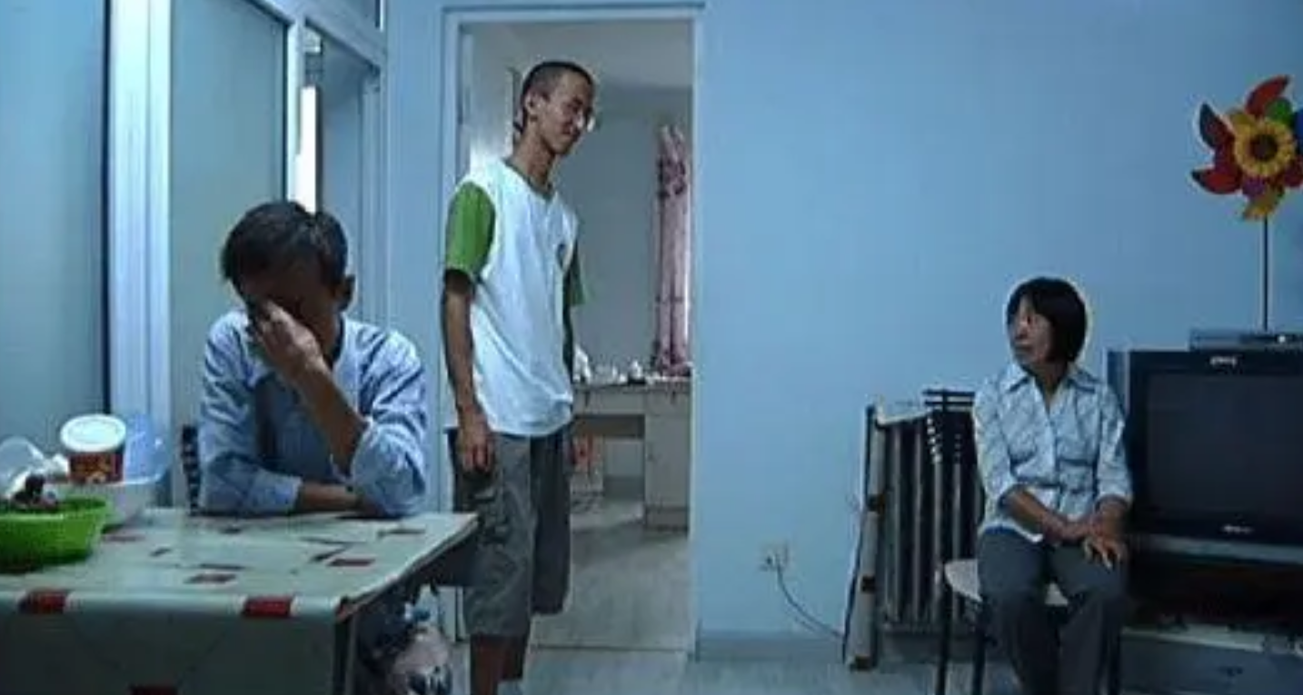 那个10岁参加高考，16岁读博，强迫父母在北京买房的男孩现状如何