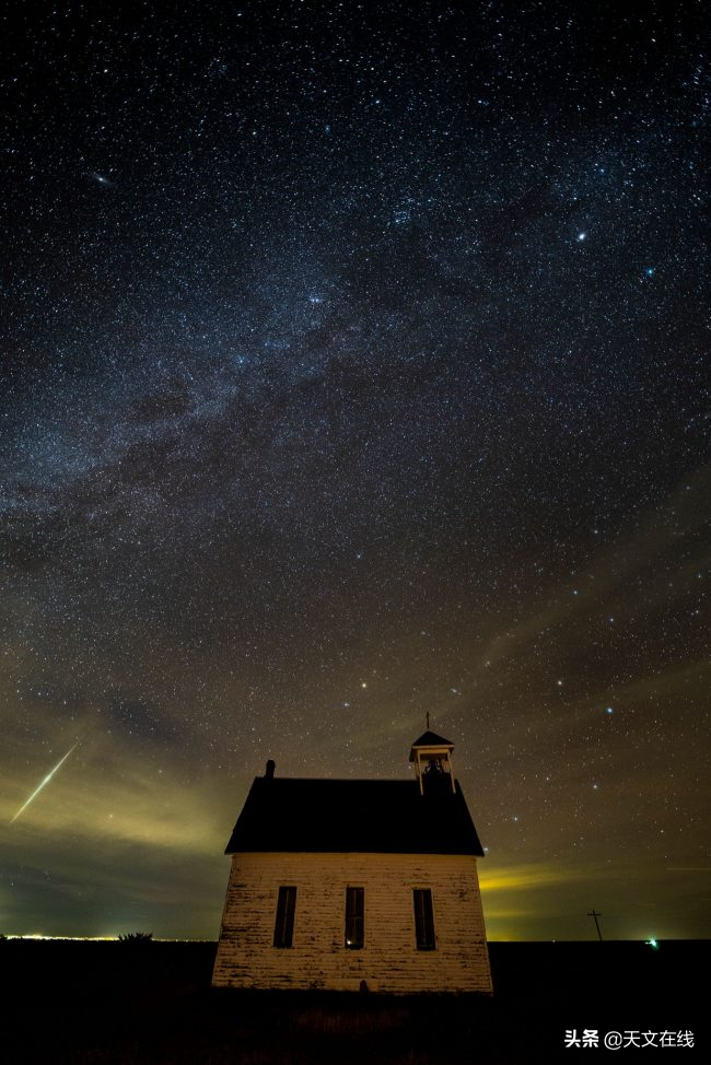 您需要获取的2022年流星雨指南，全都在这里！天琴座是下一个