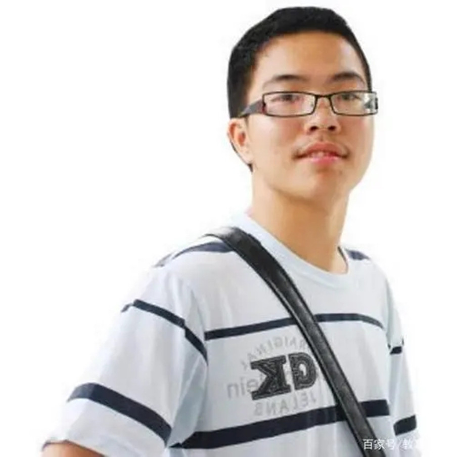 2010年，江苏考生写下755字古文，难倒阅卷专家，最后却拒绝北大