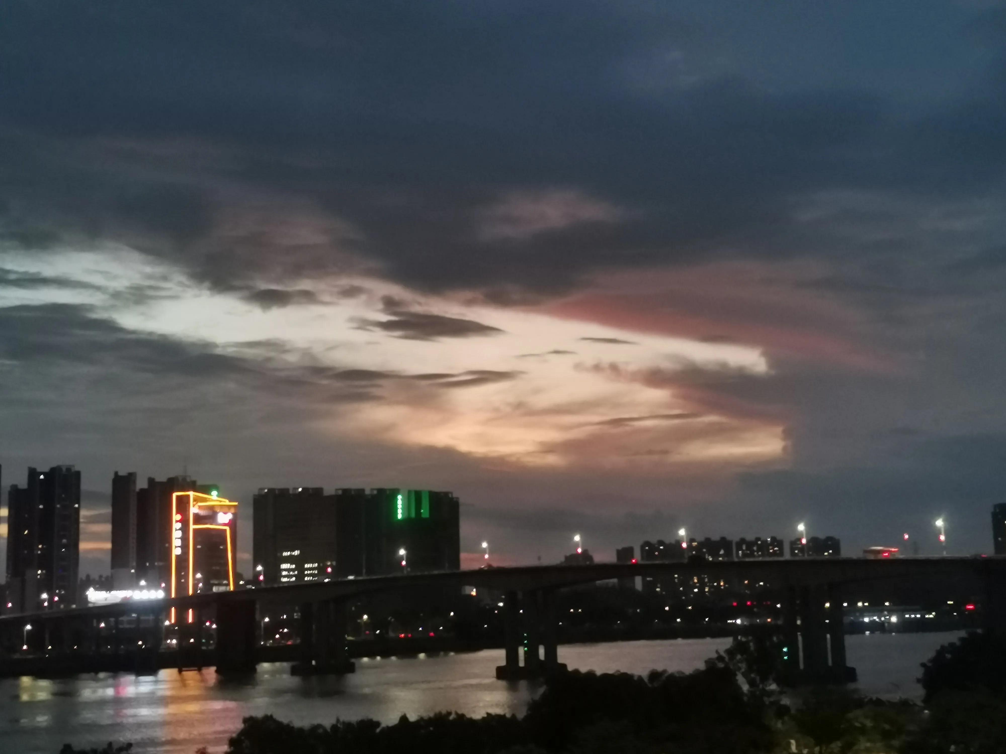 大学比高中累吗（大学生应该有的样子）