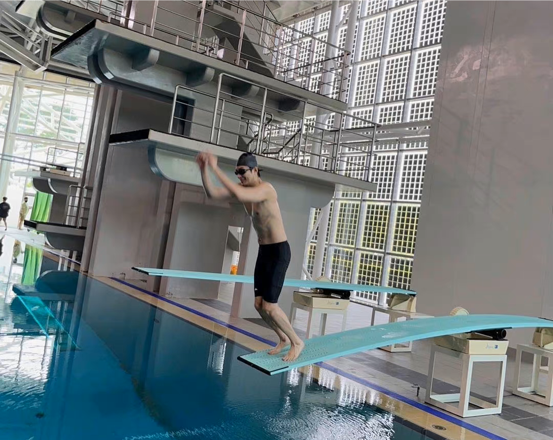 上央视春晚，霸屏韩网热搜，韩国艺人李敏镐，真不简单