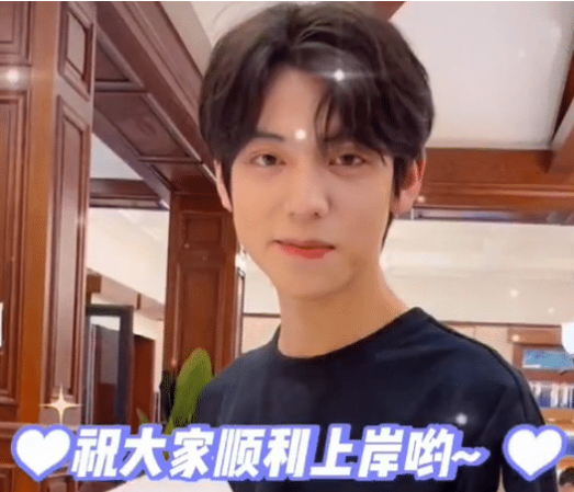 华中科大宣传片的“校草”，居然是隔壁武大的，网友：赶快还回去