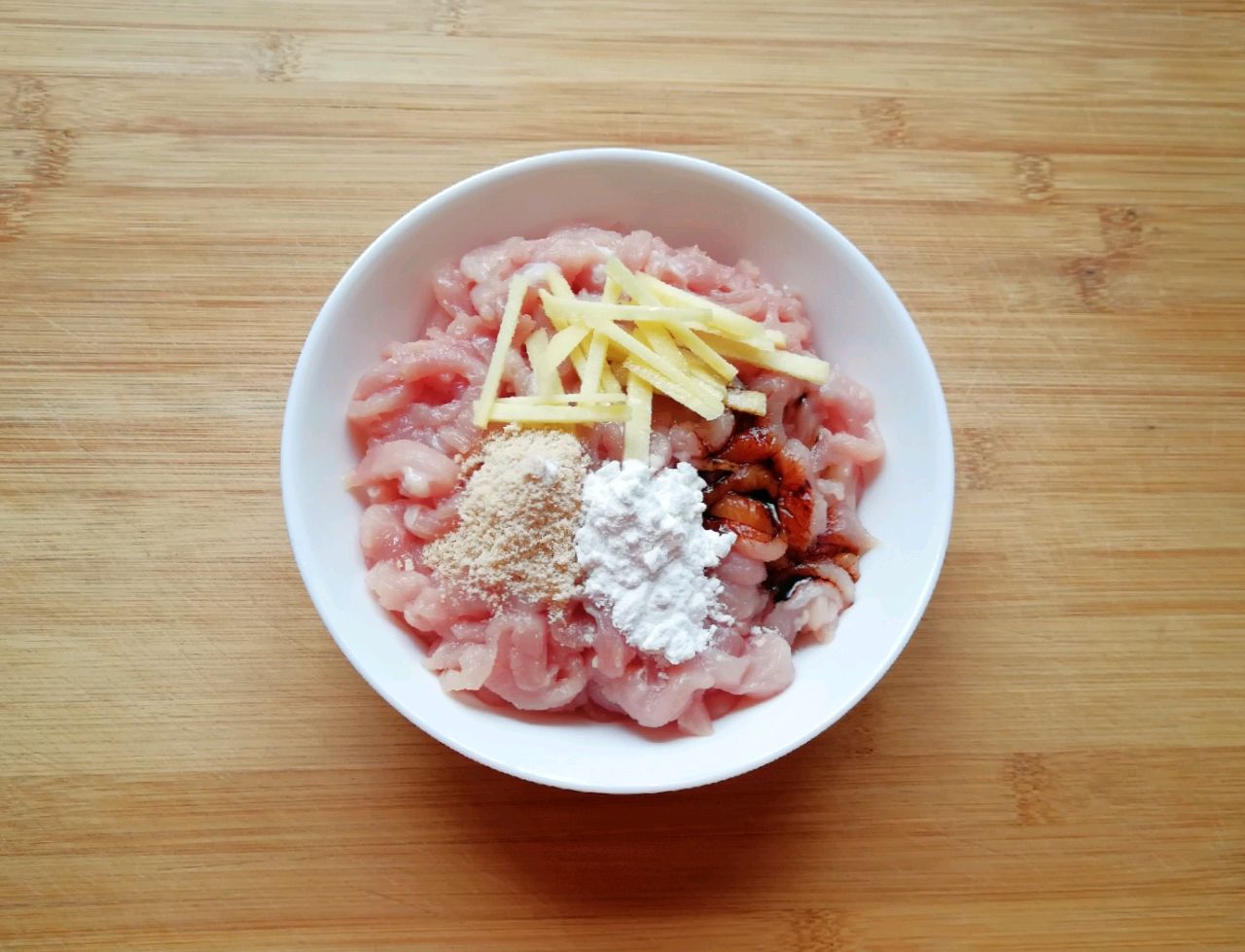 孜然肉片怎么做（教你做焦香脆口的孜然炒肉）