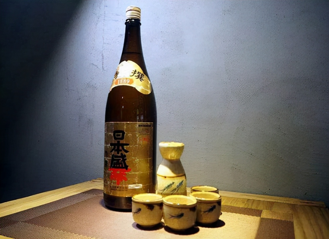 日本清酒只有十几度，却比白酒更容易醉，竟是因为它“不纯”？