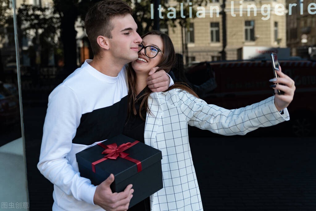 男生为何要求和女方同居？到底是为了什么？