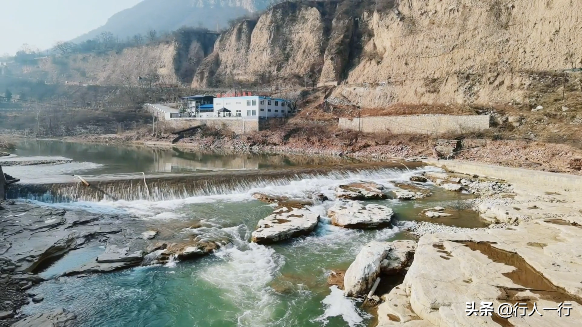 60多年过去了,当年红旗渠渠首人墙截流的磅礴气势似乎永远定格在这里