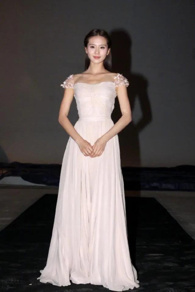 刘诗诗，明星体态教科书