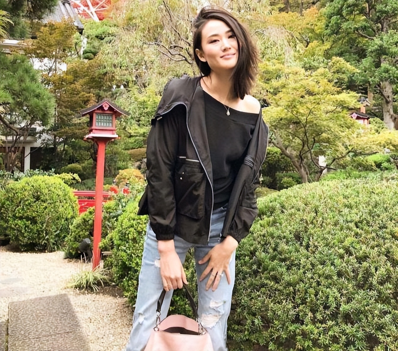 世界冠军李小鹏入选国际体操名人堂，却因妻子被群嘲，现状太解气