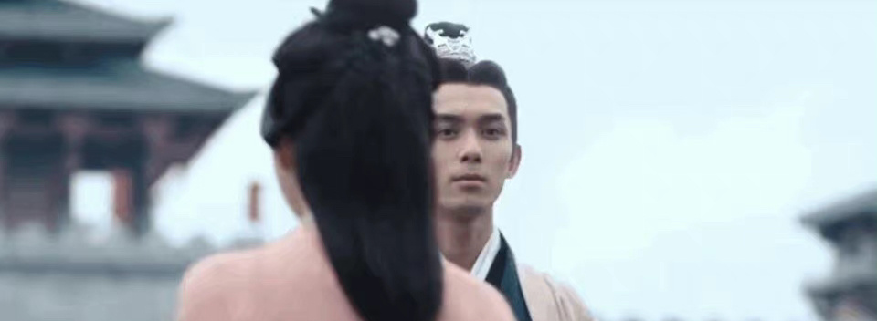 吴磊新剧男友力爆棚！单手抱赵露思