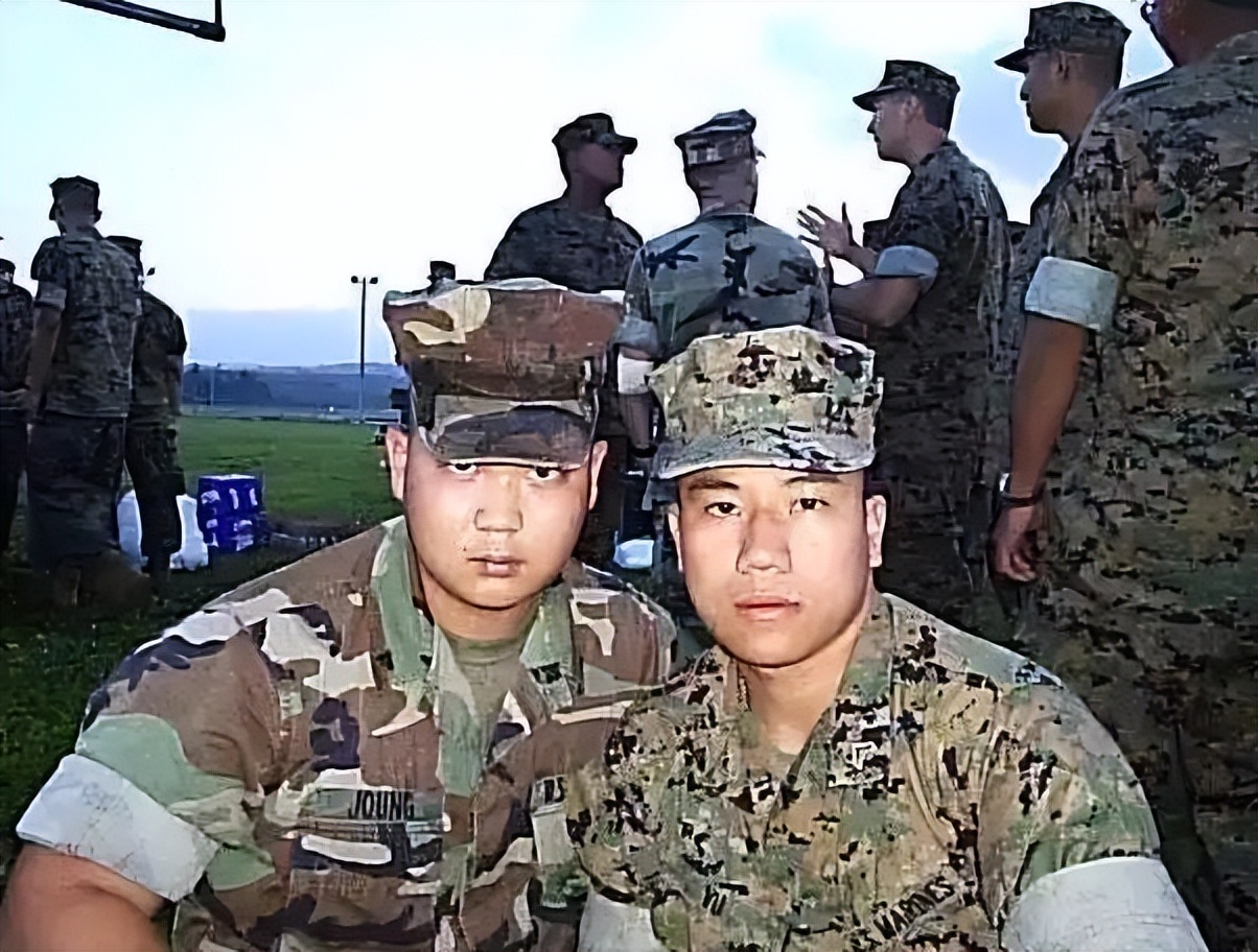 为拿绿卡加入美军，现在140万在役美军中，有多少是华人？