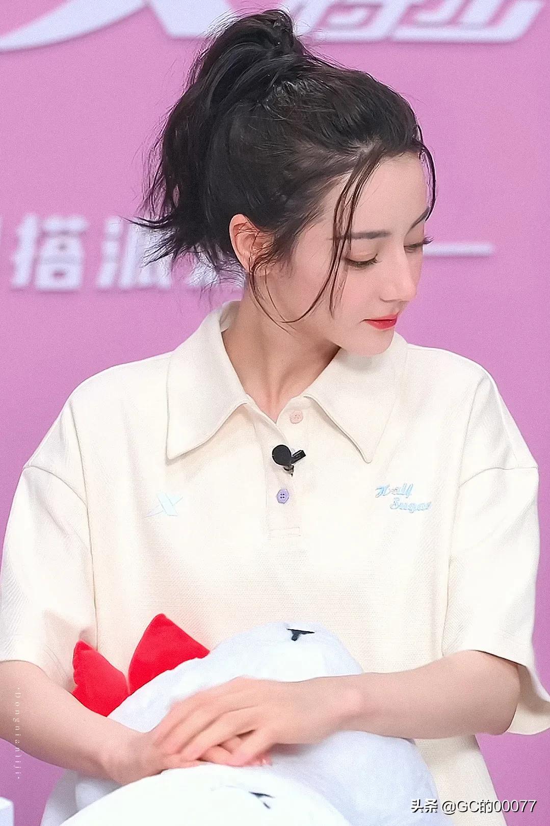 明星图片迪丽热巴特步