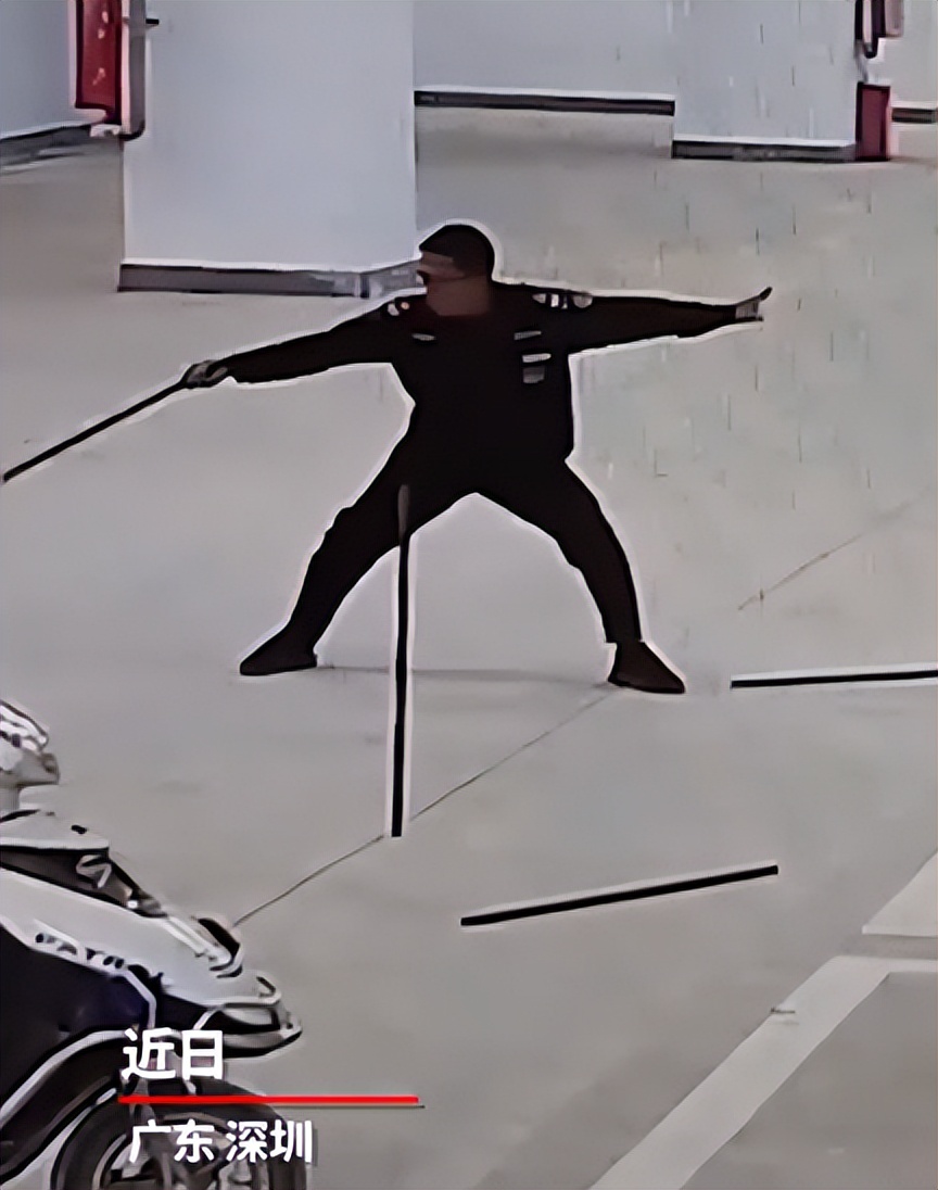 疫情防控志愿者推搡群众？警方通报: 系夫妻设计拍摄【三分钟法治新闻全知道】