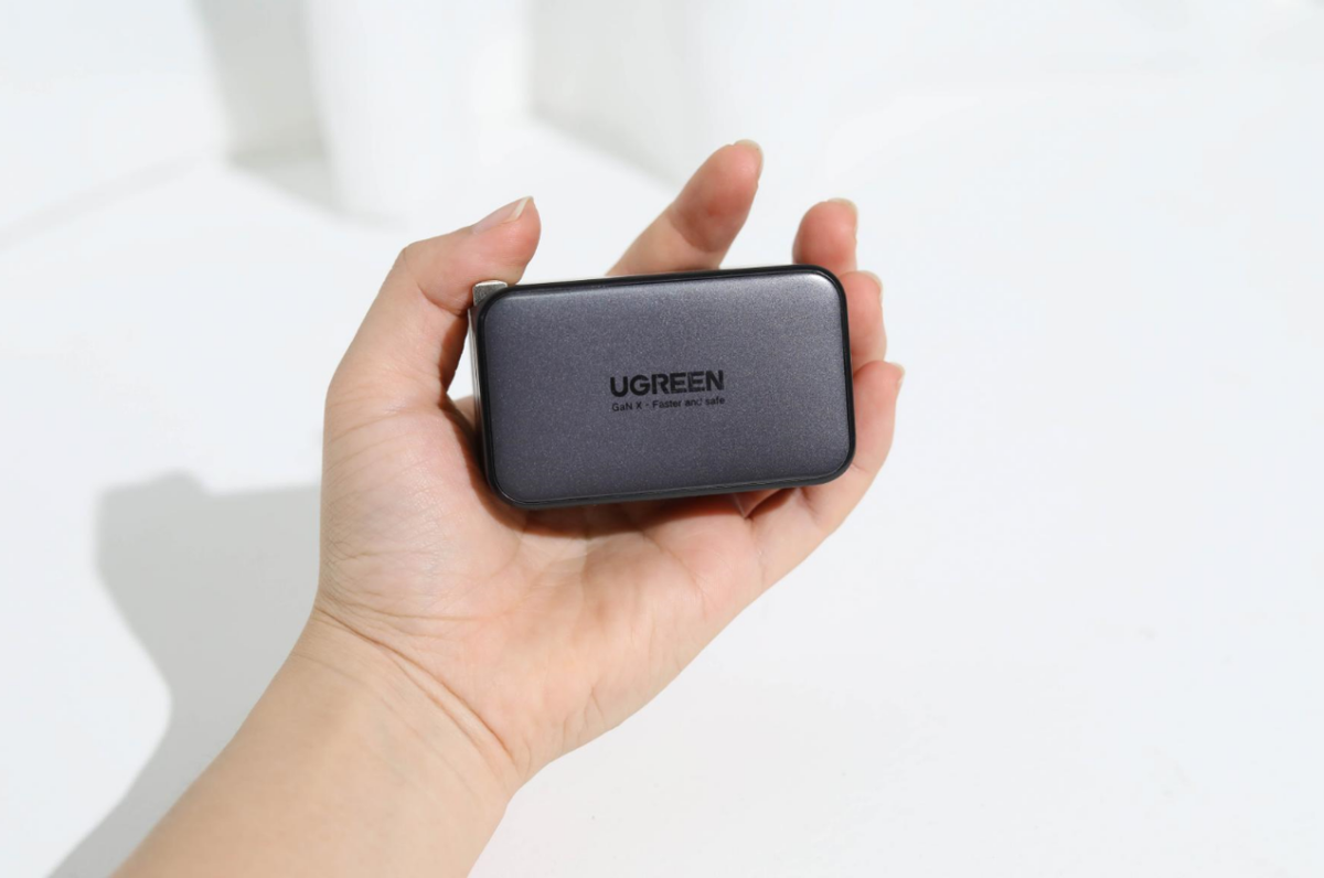 没错，它宛若口红般大小却一个顶三，全能又迷你，后悔入手晚了