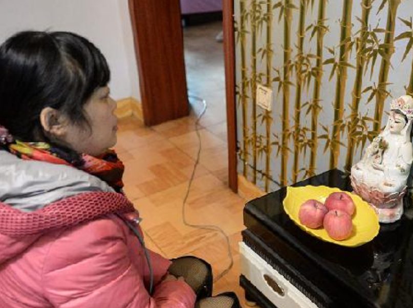 1992年保姆偷走雇主儿子，养了26年后想归还，亲母怒怼：甩包袱