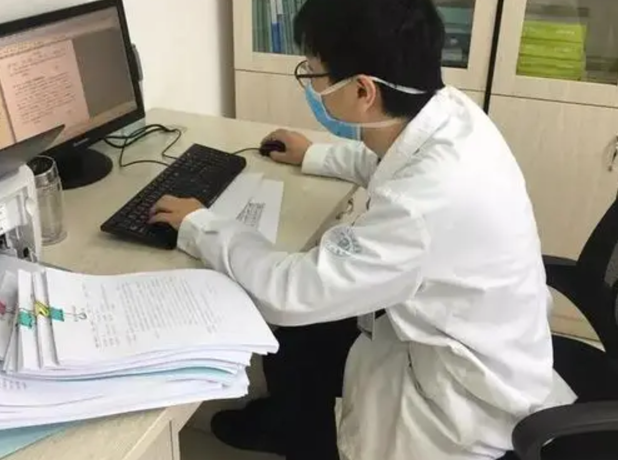 辽宁妈妈怀孕7个月确诊白血病,潜伏期最后一年决定陪儿子做10件事