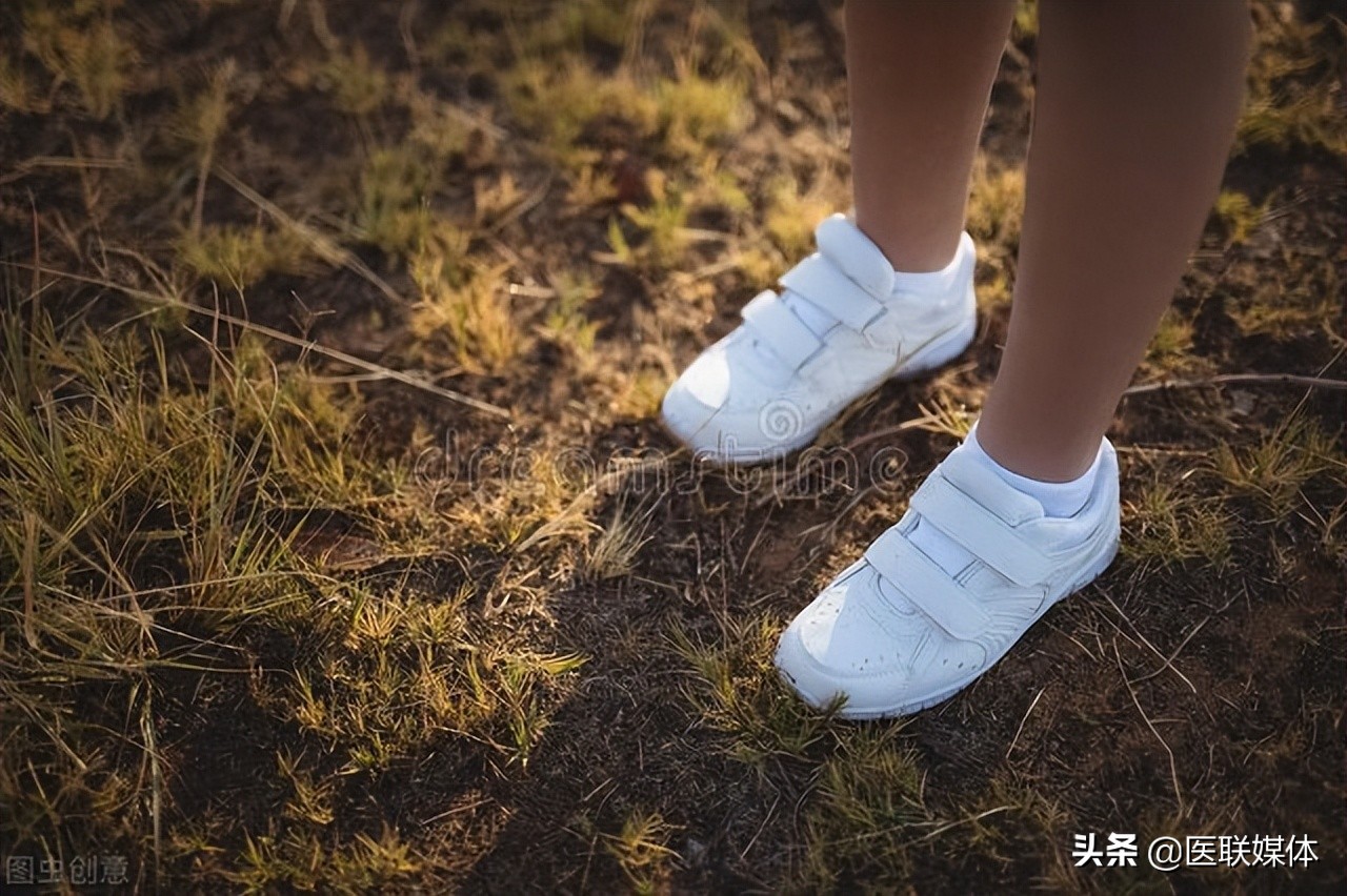 脚后跟经常出现疼痛感？简单5招，帮您缓解疼痛