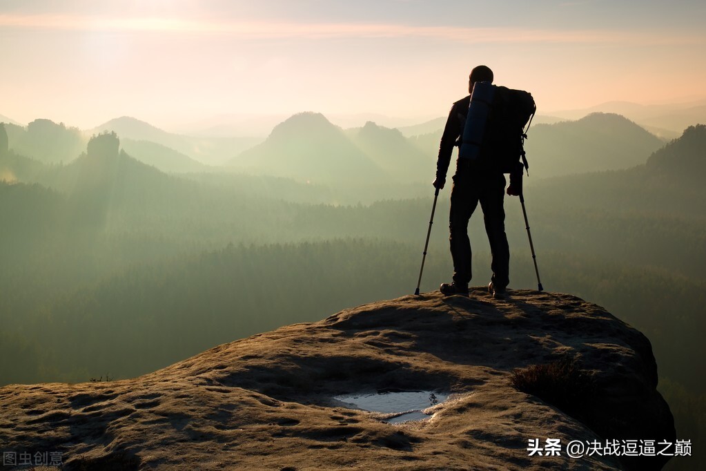 若无人陪你颠沛流离，便以梦为马，孤身踏碎长夜，自成星河。