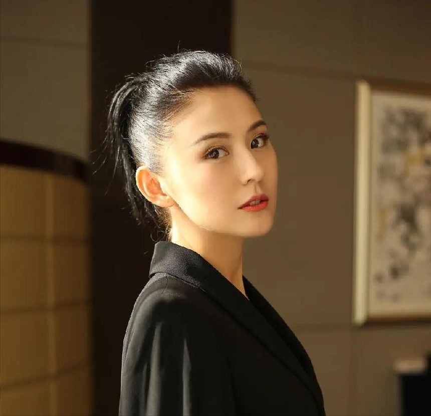 新疆盛产美女！这10位“哈密瓜”女星，充满了“异域风情”