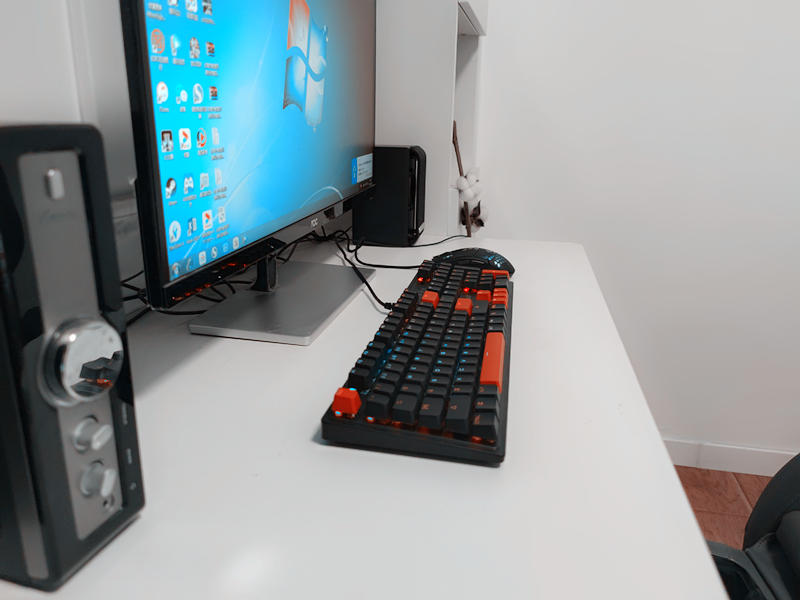 虹彩背光定制轴体，游戏玩家不二选择，血手幽灵S510N机械键盘