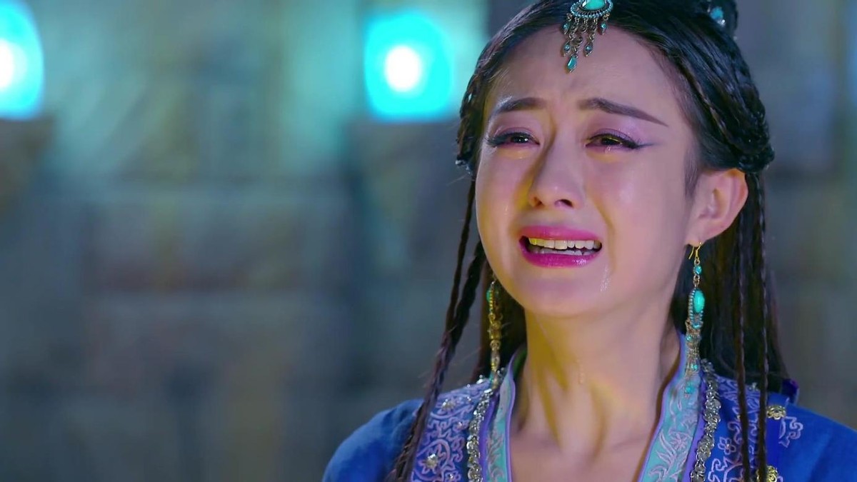 同样是“红衣造型”，杨幂娇俏像少女，赵丽颖霸气十足