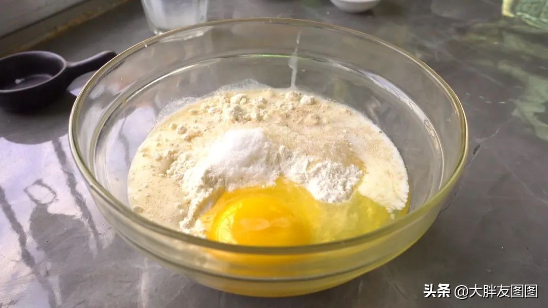 1个蛋加1碗面，做蓬松柔软的面饼，不需要烤箱，做法简单家常
