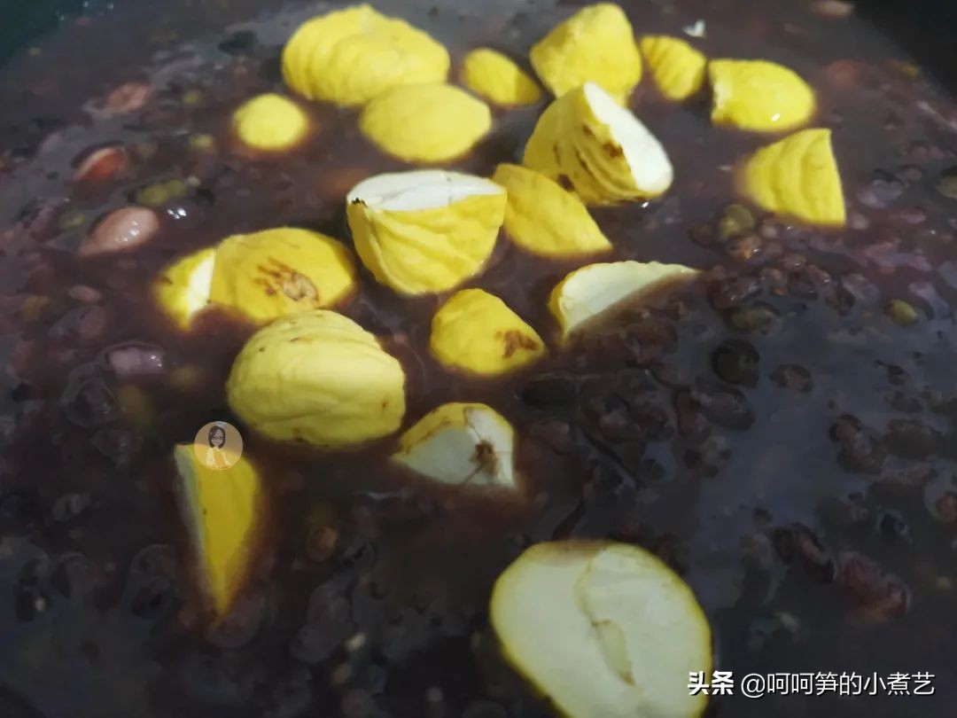 腊八到，香浓黏稠的腊八粥，温暖又治愈，甜党咸党你是哪一党？
