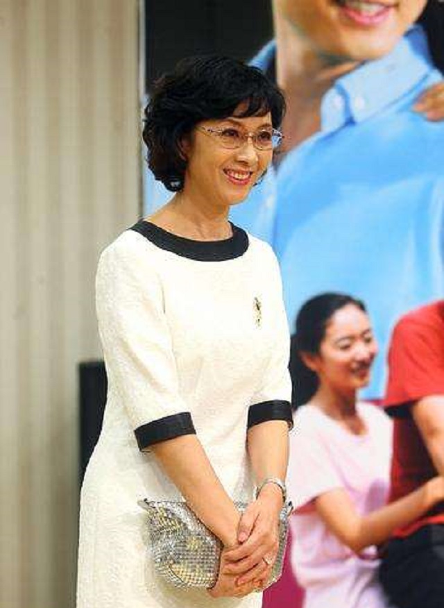 80年代美女演员龚雪,因流氓案断送演艺生涯,出走美国后过的如何
