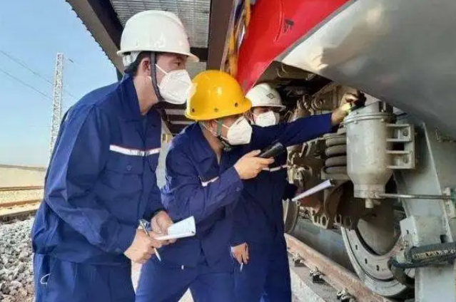中国铁路局招聘（2022铁路局公开招聘）