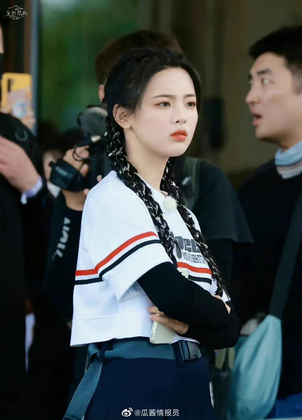 综艺《极限挑战》横店路透之杨超越小姐姐