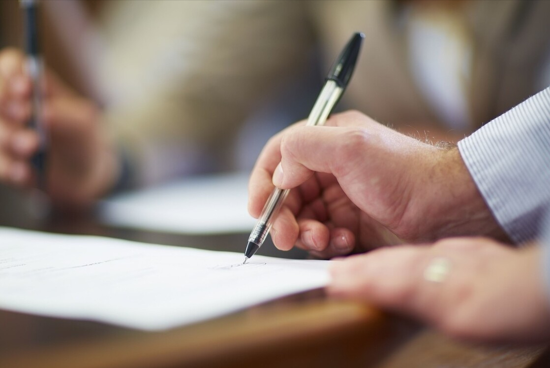 行政协议违约应负担何种责任？赔偿标准是什么？