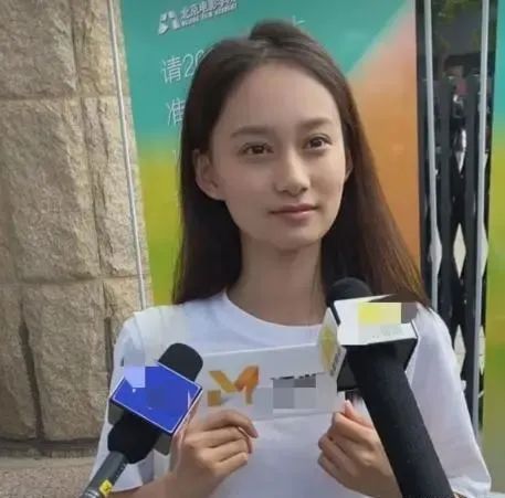 频上热搜！细扒《相逢时节》7位美人的“妙谈”，有人戏红人不红