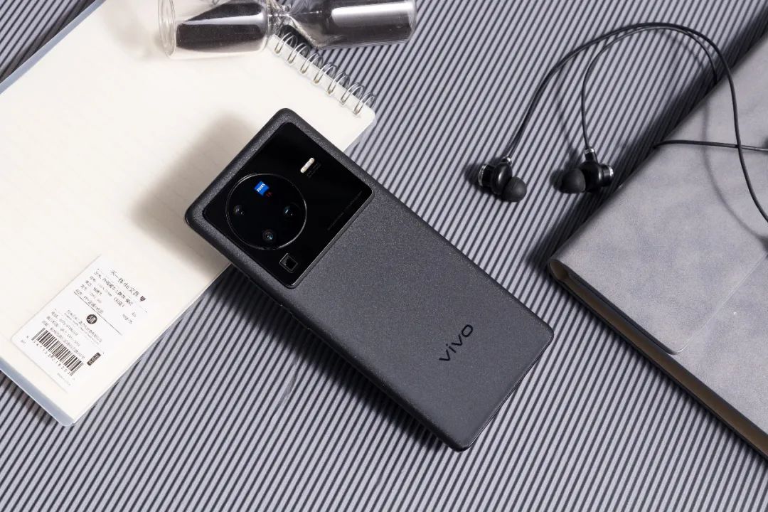 观vivo X80系列发布：伟大的产品“重塑标准”